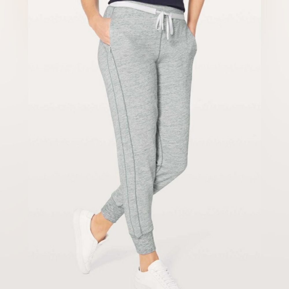 Lululemon Cool and Collected Joggers size 6.